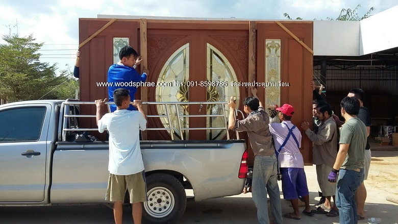 งานขนส่ง ชุดประตูไม้สักกระจกนิรภัยบานเลื่อนชุด 4 ชิ้น